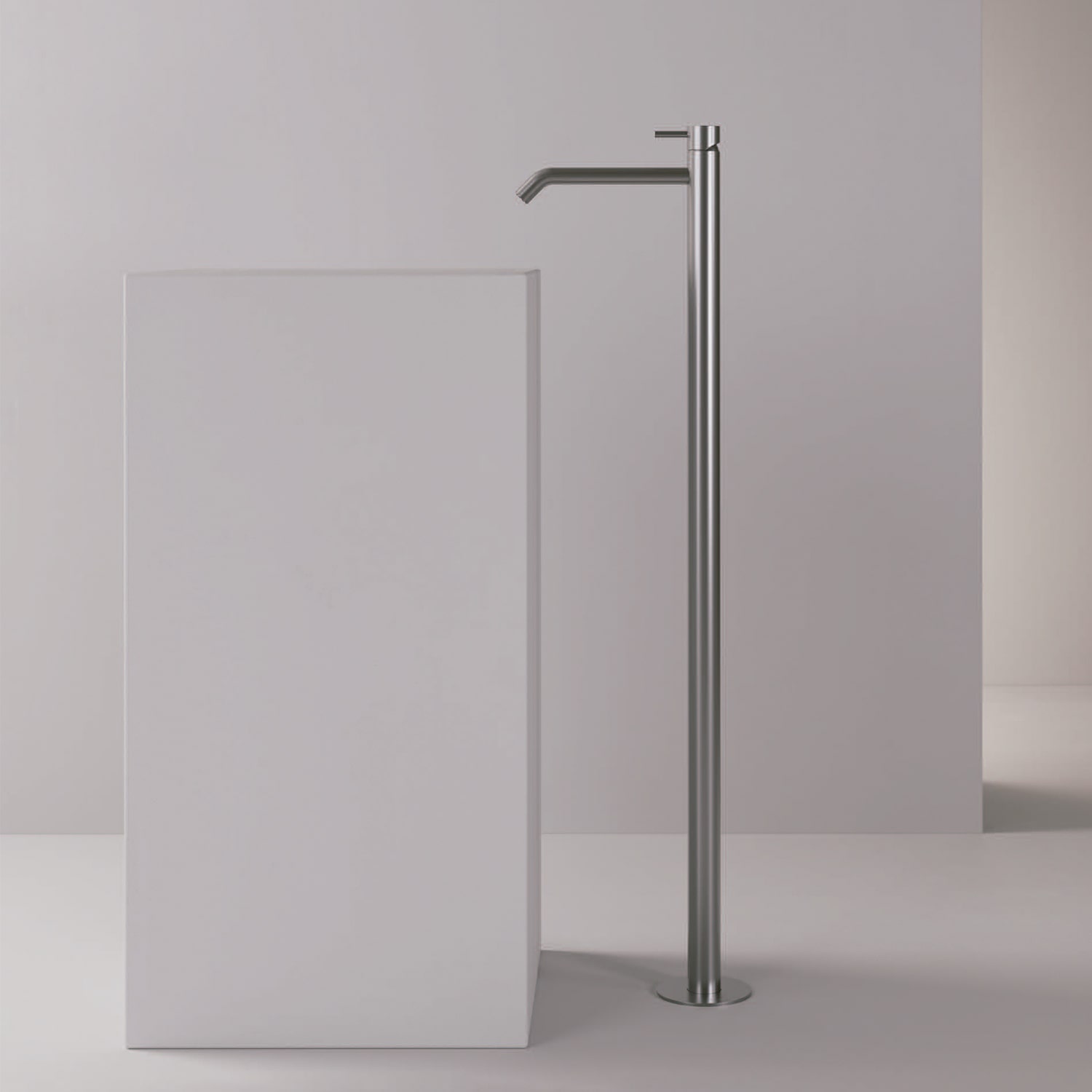 DOCCIA-CALASETTA-INOX-ambientata DOCCIA-CALASETTA-INOX