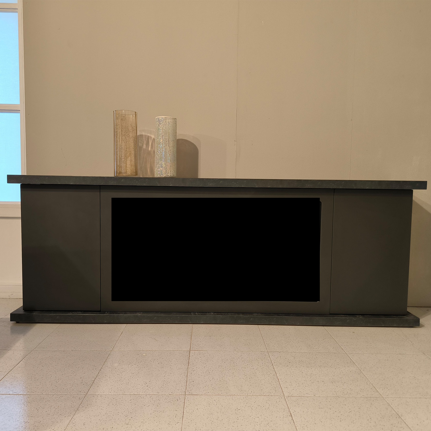 MOBILE-AROSIO-108-ANTRACITE-ambientata - SINED | Duchas de piscina | Chaise longue de jardín | Chimeneas eléctricas | Calefactores infrarrojos