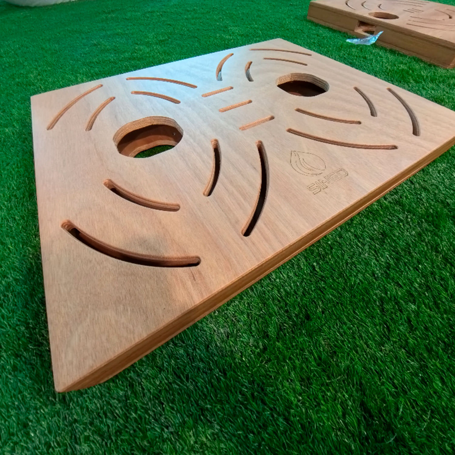 PEDANA-C-BOX-DOPPIA-2 - SINED | Duchas de piscina | Chaise longue de jardín | Chimeneas eléctricas | Calefactores infrarrojos