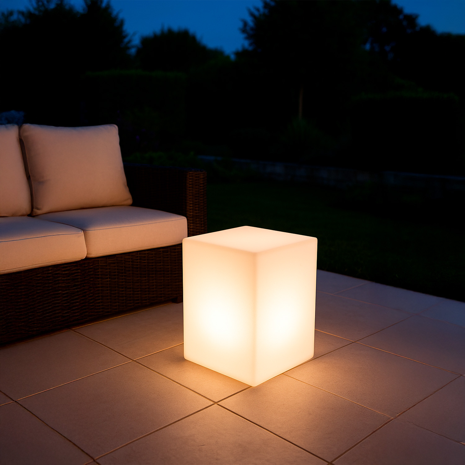 SGABELLO-LUMINOSO-PAR-8 - SINED | Duchas de piscina | Chaise longue de jardín | Chimeneas eléctricas | Calefactores infrarrojos