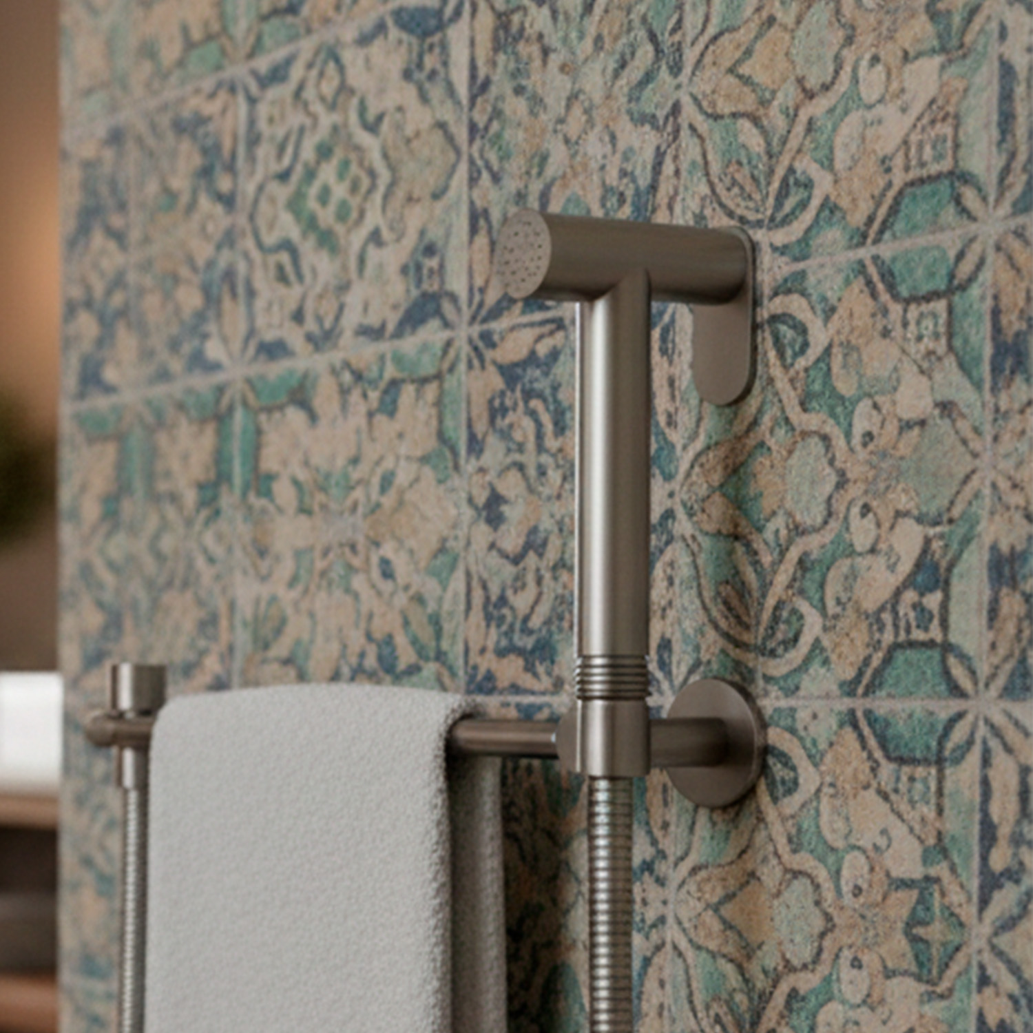 SHATTAF-BIDET-LEVANTE-INOX-ambientata SHATTAF-BIDET-LEVANTE-INOX